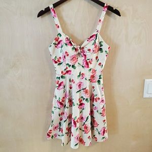 Floral Dress With Pockets
